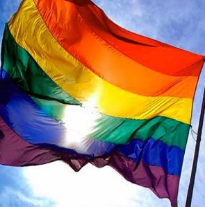 Ecuador permitirá a gays inscribir sus uniones de hecho en documento de identidad.