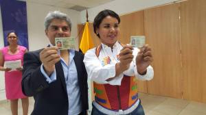 Transexuales logran la sustitución de sexo por genero en la cedula en Ecuador (10)