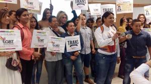 Transexuales logran la sustitución de sexo por genero en la cedula en Ecuador (2)