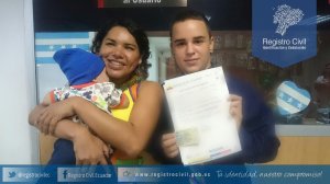 diane-rodriguez-y-fernando-machado-inscribieron-a-su-hijo-sununu-machado-rodriguez-pareja-de-transexuales-donde-el-embarazo-lo-llevo-fernando